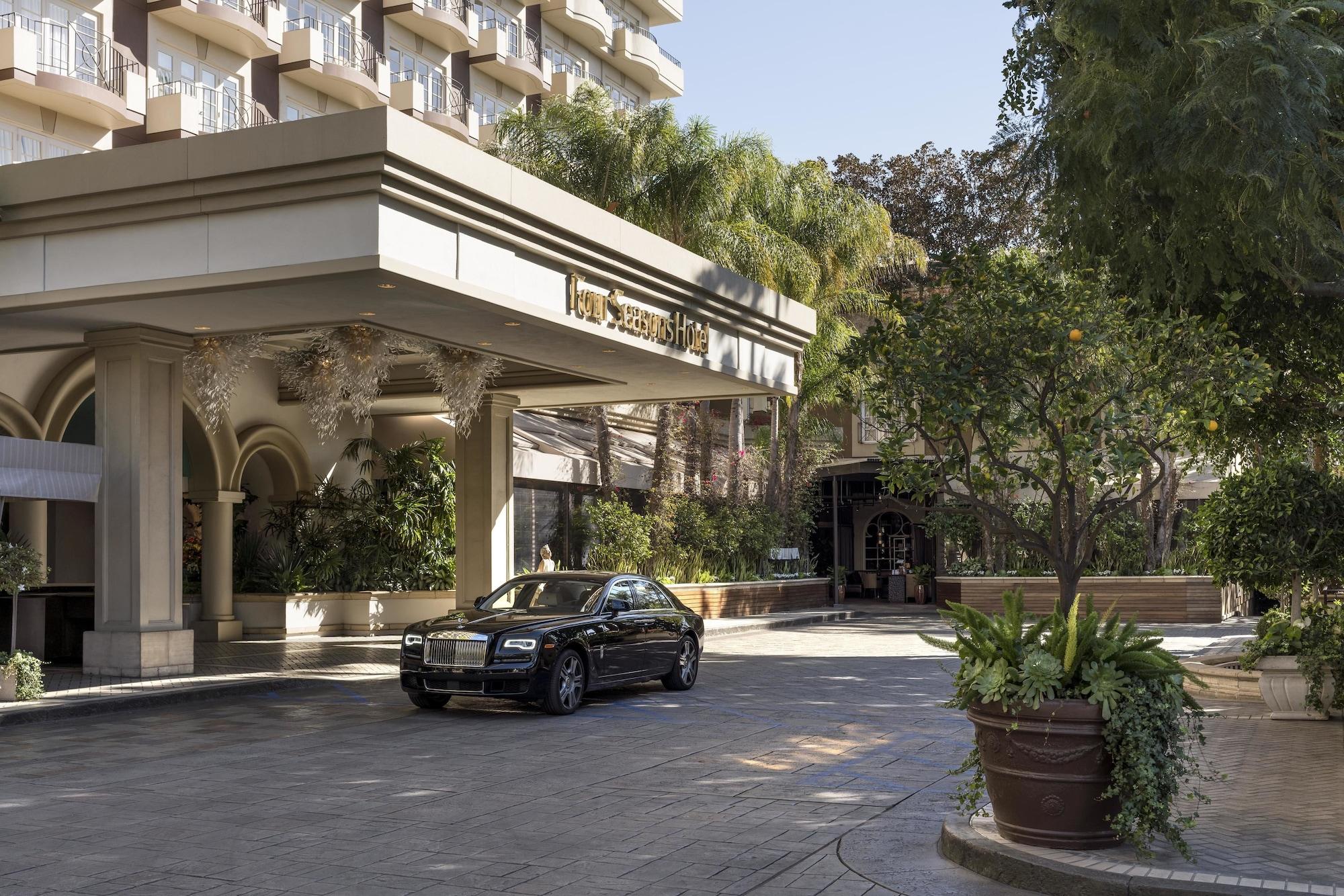 Four Seasons Hotel Los Angeles At Beverly Hills Exterior photo